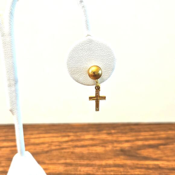 Divine Gold: Screw Back Cross Earrings - Picture 10 of 11
